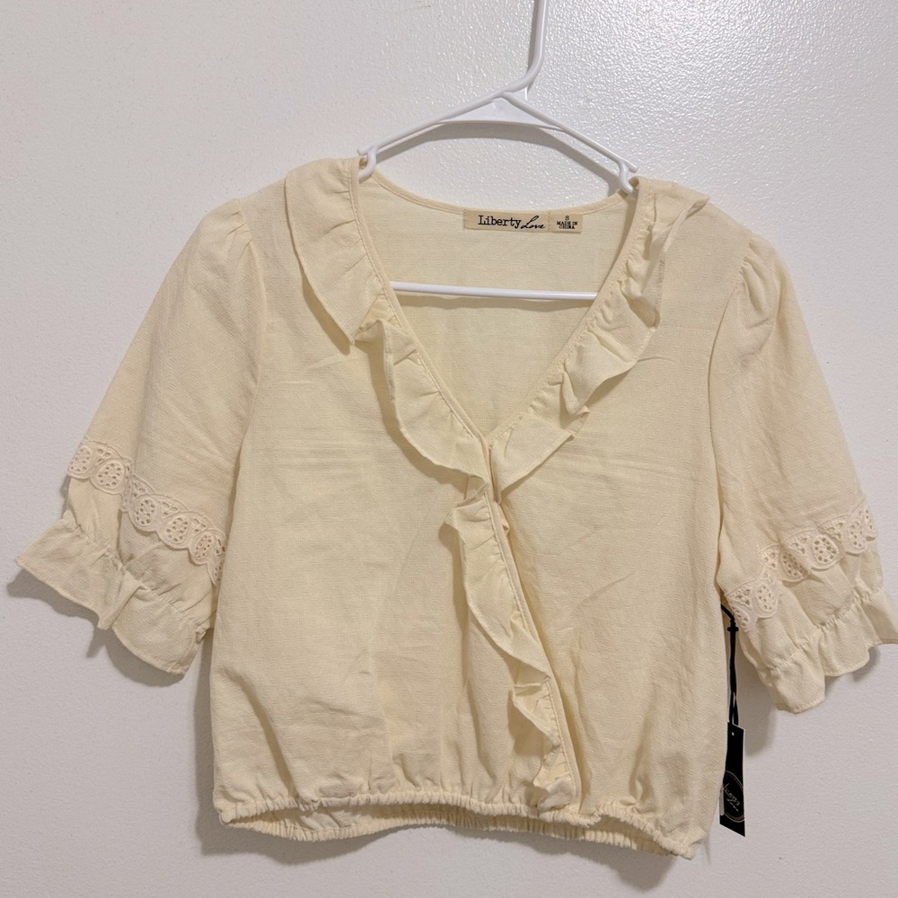 Cutest blouse . Boho style